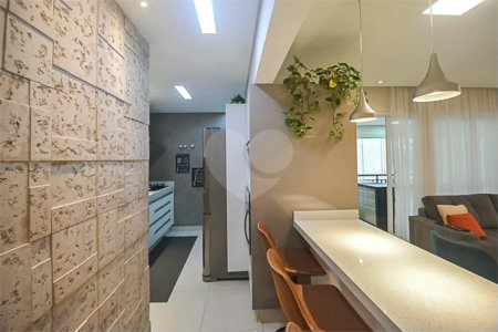 Espaço, conforto e uma localização privilegiada fazem deste apartamento mobiliado no Baeta Neves, em São Bernardo do Campo, uma excelente opção para seu novo lar. Com 118 m², três dormitórios e quatro banheiros, o imóvel oferece ambientes amplos para acomodar a família e receber amigos com comodidad