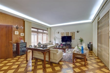 Casa Térrea à venda com 4 quartos, sendo 2 suítes, em Alto da Boa Vista, São Paulo, SP