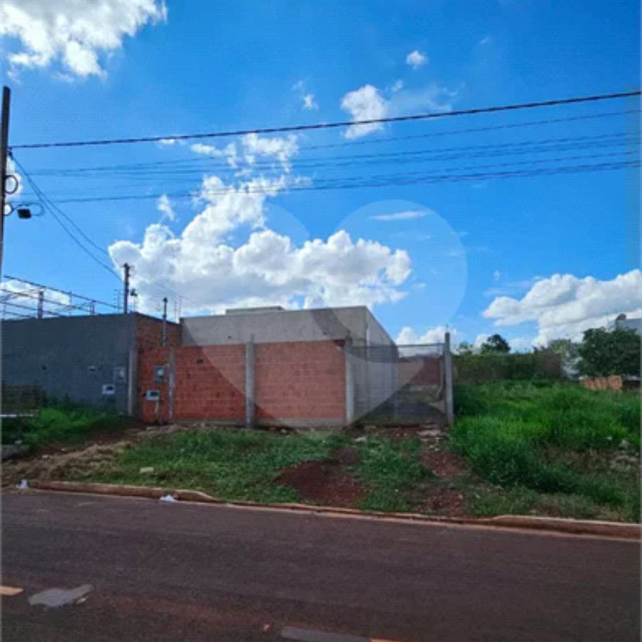 Casa à venda com 3 quartos, sendo 2 suítes, em Jardim Nova Ponta Porã, Ponta Porã - MS