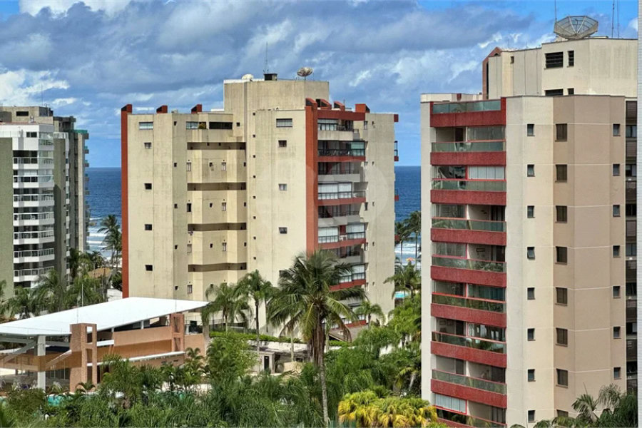 Apartamento à venda com 3 quartos, sendo 1 suíte,  em Riviera de São Lourenço, Bertioga, SP