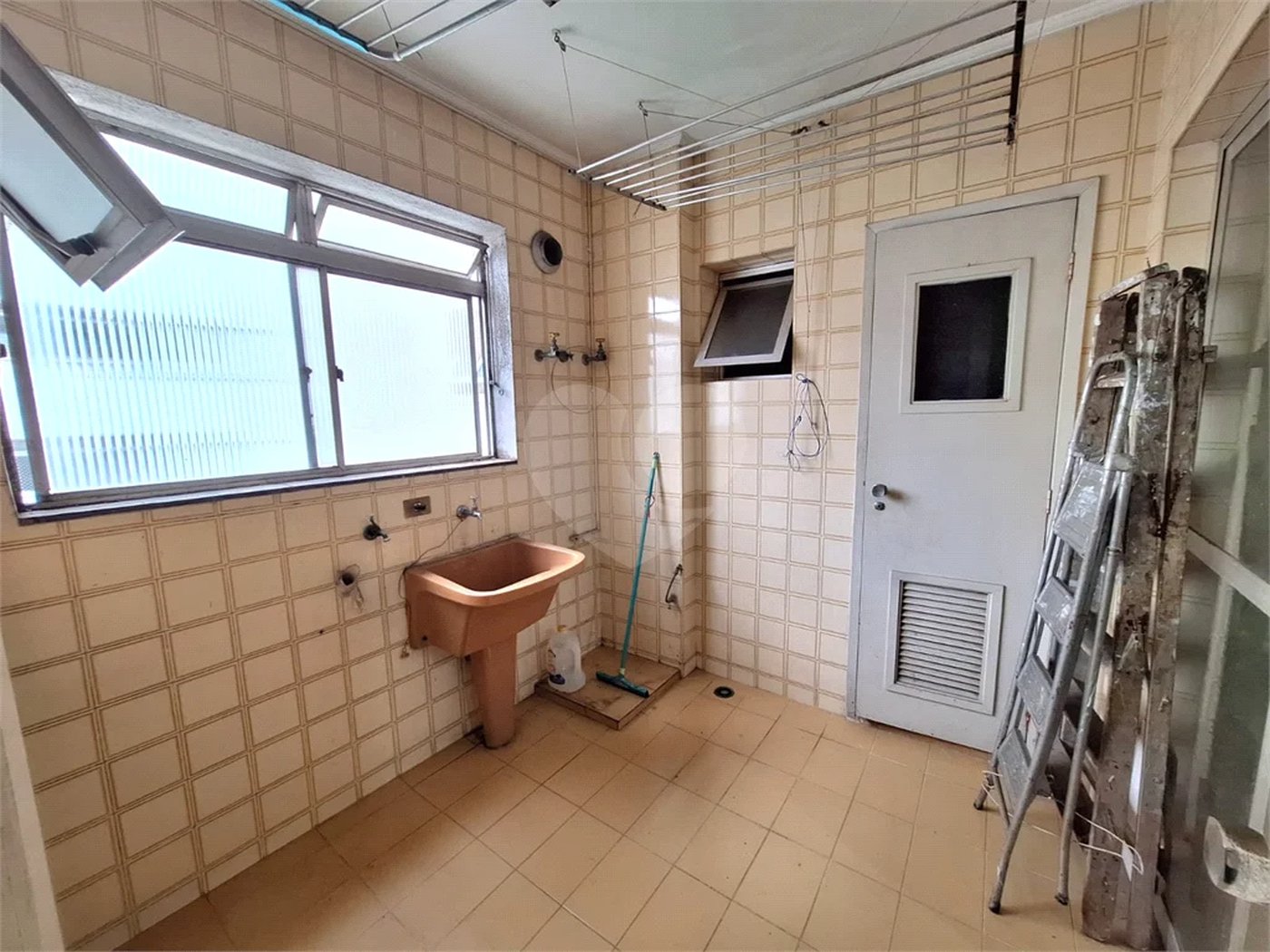 Apartamento com 130 m² , Bairro Saúde