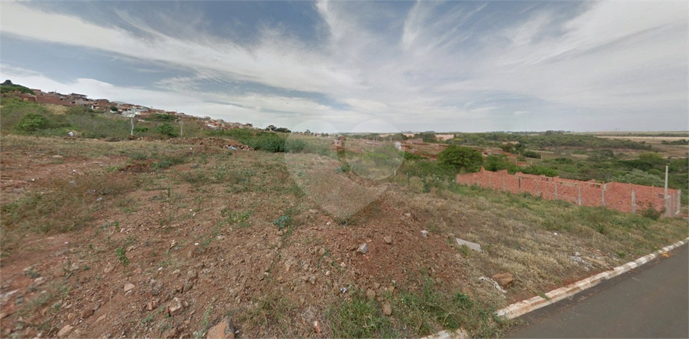 Terreno no Prolongamento do Jardim das Torres