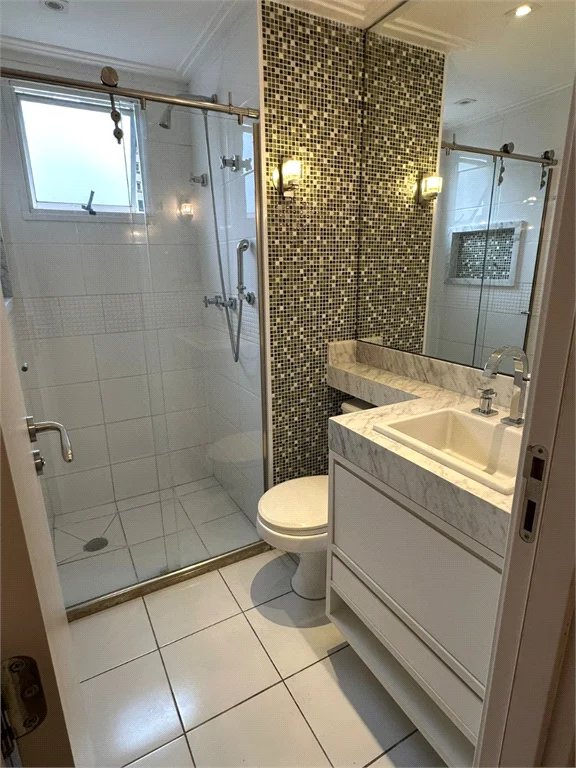 Apartamento à venda com 3 quartos, sendo 1 suíte,  em Lar São Paulo, São Paulo, SP