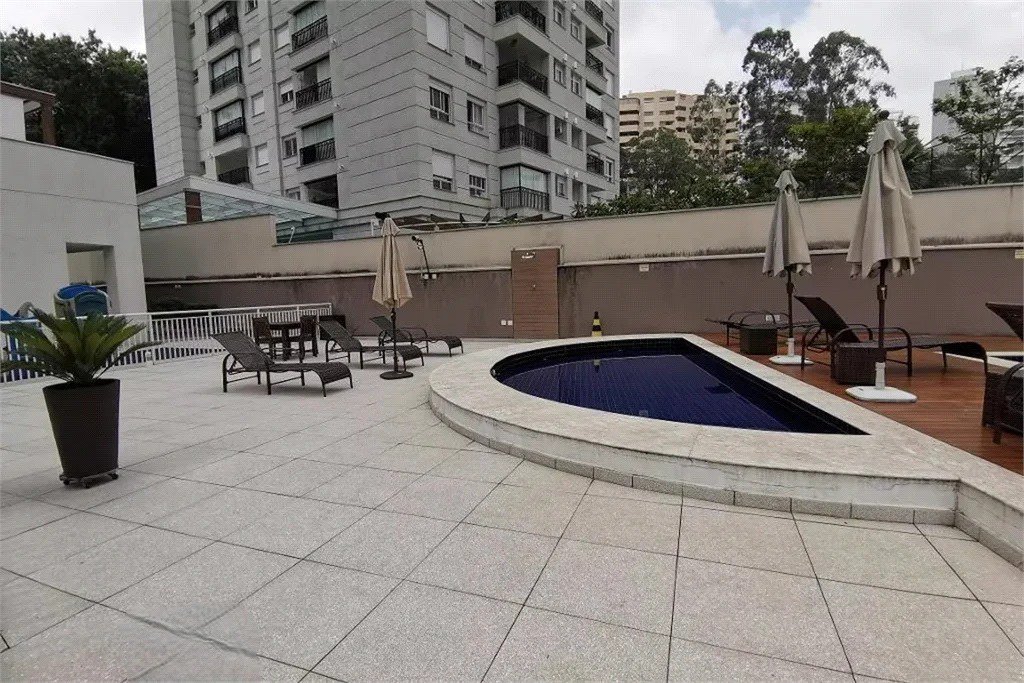 Apartamento à venda com 3 quartos, sendo 1 suíte, em Morumbi, São Paulo, SP
