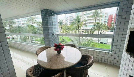 Apartamento à venda com 3 quartos, sendo 1 suíte,  em Riviera de São Lourenço, Bertioga, SP