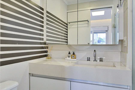 Apartamento à venda com 3 quartos, sendo 1 suíte, em Alto da Boa Vista, São Paulo, SP