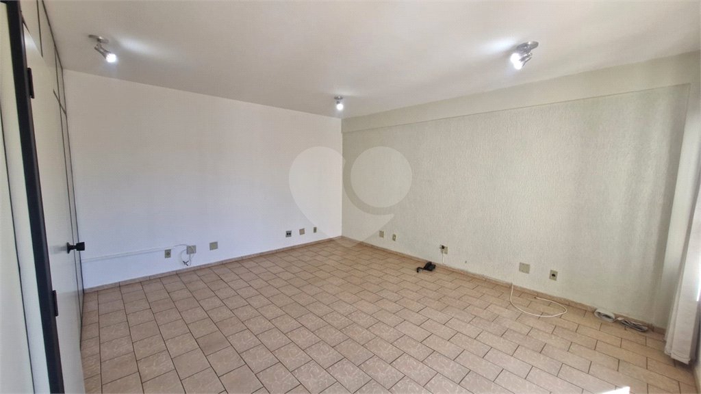 Sala Comercial à Venda no Edifício Luciano Zanollo – São Carlos/SP