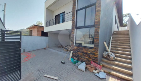 Casa à venda com 3 quartos, sendo 1 suíte,  em Residencial Capivari, Louveira, SP