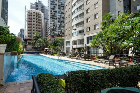 Apartamento à venda em Moema