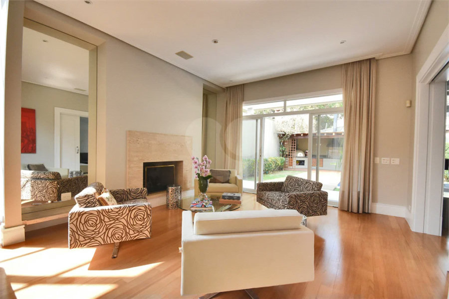 Casa impecável em terreno de 546m2