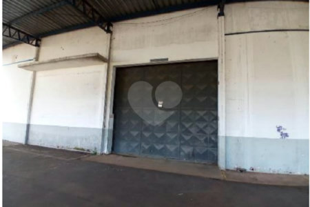 Galpão Comercial .