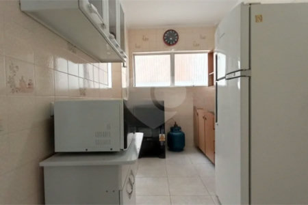 APARTAMENTO 2 QUARTOS (+1 REV.) MOBILIADO P/ALUGAR NO GUARUJÁ/PITANGUEIRAS 96m2 VISTA MAR