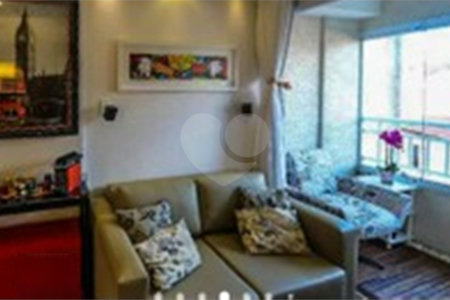 Excelente apartamento à venda na Saúde
