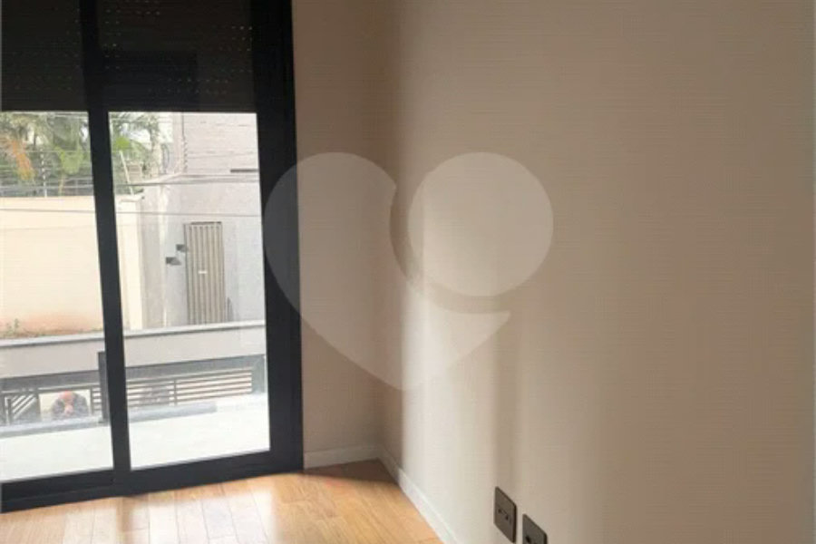 Sobrado à venda com 2 suítes em Vila Nova Conceição, São Paulo, SP