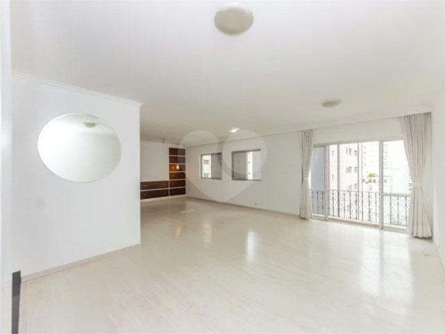 Apartamento à venda com 3 quartos, sendo 1 suíte,  em Brooklin, São Paulo, SP