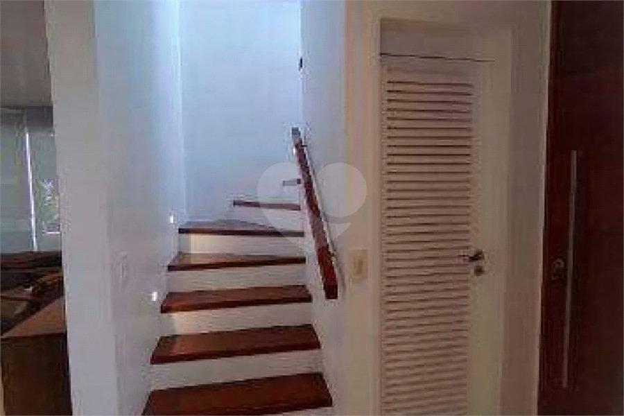 Maravilhosa Casa em Condomínio com 4 Suítes na Praia de Juquehy!!!