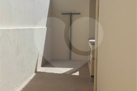 Casa térrea para venda, com 3 dormitórios, sendo 1 suíte.