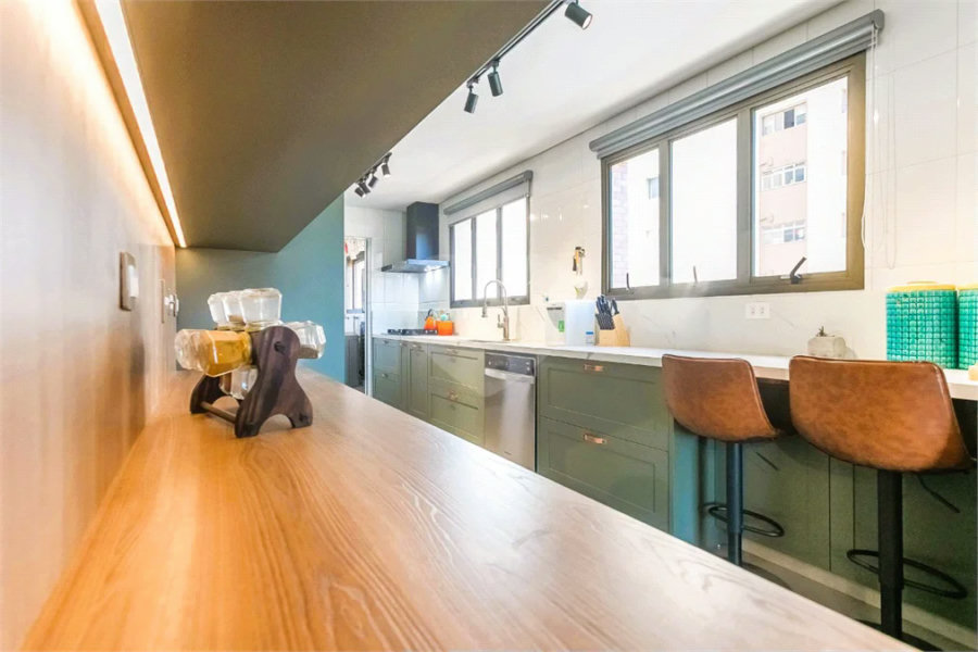 Vila Clementino - Apartamento reformado | 186 m² | 3 suítes | 3 vagas livres