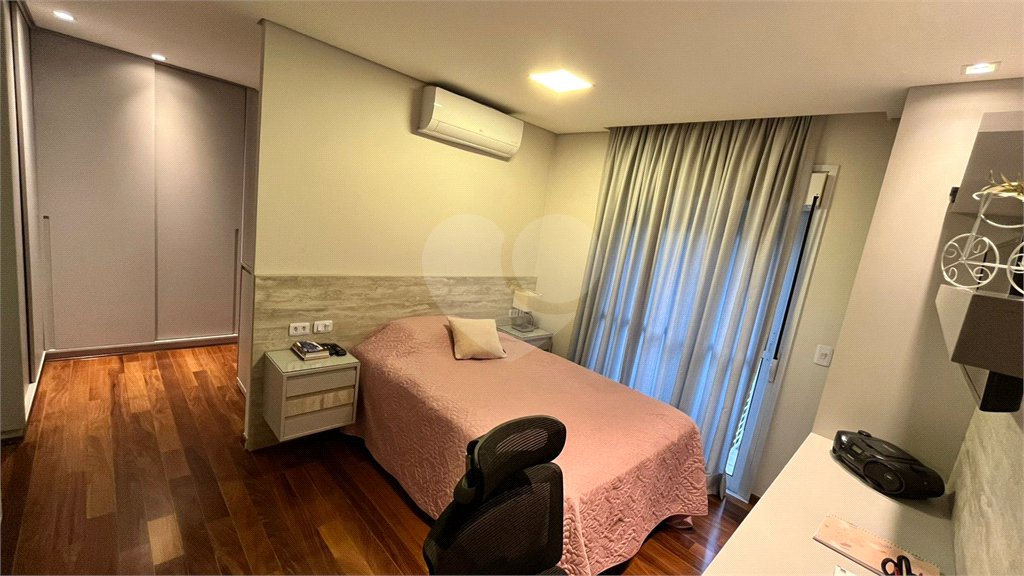Apartamento de 176 m2 com 4 dormitórios sendo 3 suítes com 3 vagsa Condomínio Dolce Vita Avenida Lacerda Franco ,Cambuci -São Paulo