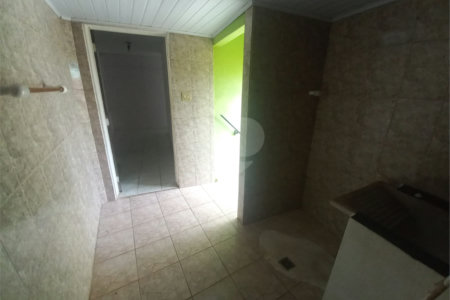 Sobrado para venda.