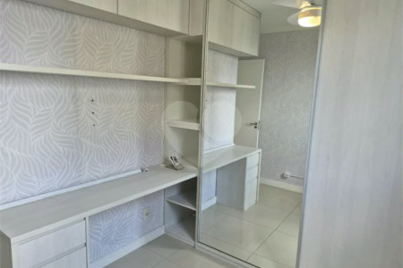 Oportunidade na Vila Leopoldina! Imóvel de 69m2, com 3 dorm., sendo 1 suíte, 2 banheiros, sala, cozinha e 2 vagas. Com ar condicionado em 2 dorm.