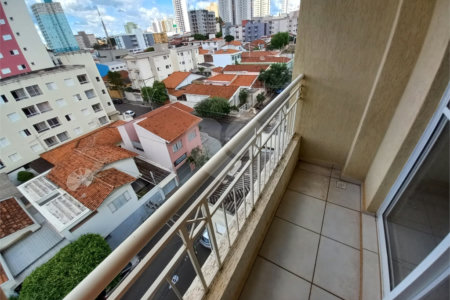 Apartamento no Condomínio Veneza