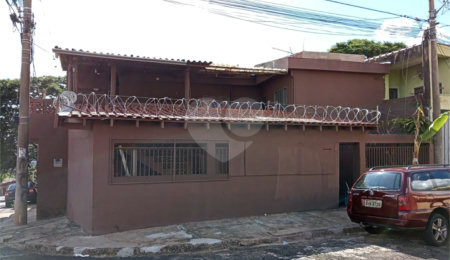 Casa à venda com 5 quartos em Jardim Cruzeiro do Sul, São Carlos, SP