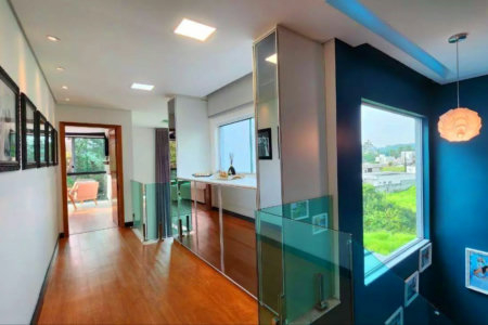 Casa de Alto Padrão à venda com 4 quartos, sendo 1 suíte, em condomínio, Cotia - SP