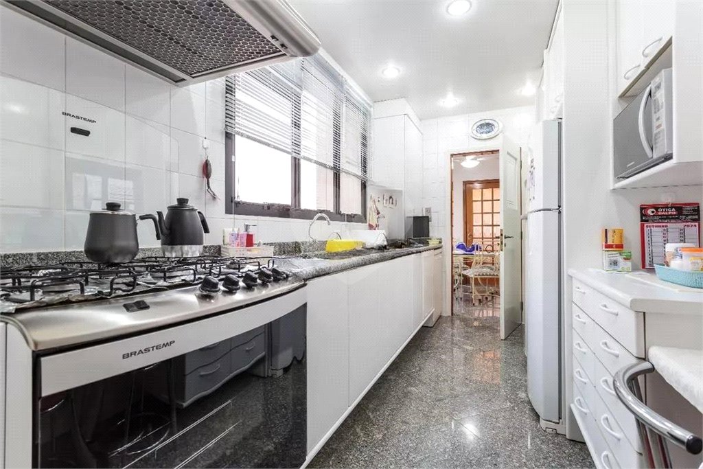 Apartamento à Venda 220m² Moema 4 Quartos