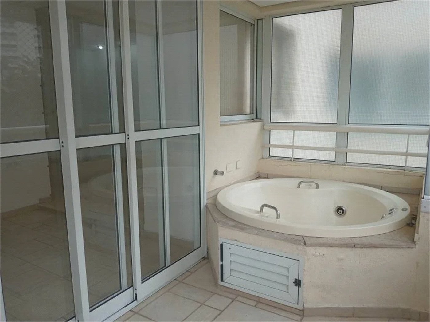Apartamento para alugar com 2 quartos, sendo 2 suítes, em Vila Suzana, São Paulo - SP