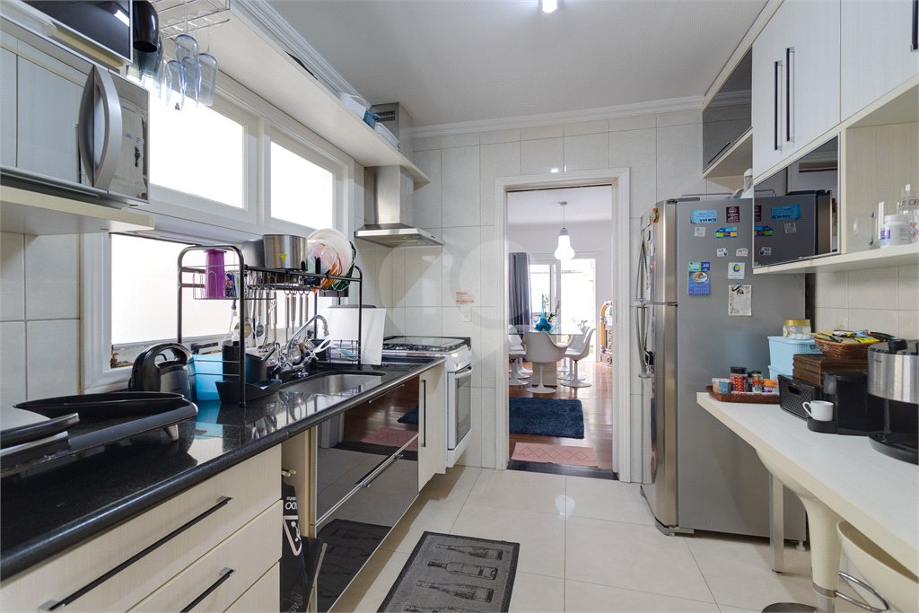 Casa à venda com 4 quartos, sendo 2 suítes, no condomínio Villa Franz Schubert, São Paulo - SP