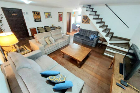 Casa de 145m2 à venda com 6 dormitórios e 3 vagas no Morumbi