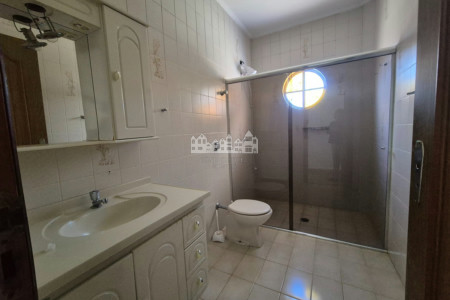 Casa Térrea à venda com 4 quartos, sendo 2 suítes, em Loteamento Loanda, Atibaia, SP