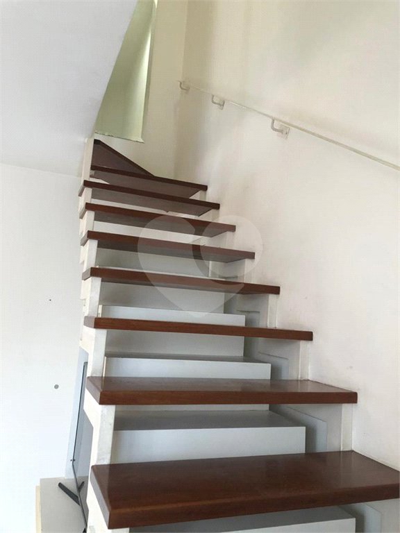 DUPLEX REFORMADO, 02 DORMITORIOS, 01 VAGA C/ ARMARIOS, VARANDA AMPLA, LAZER DE CLUBE!!!