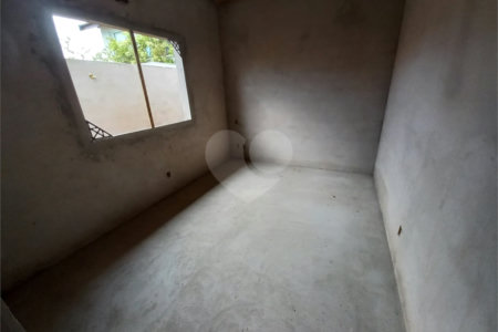 Casa Térrea no Condomínio Village Damha III.