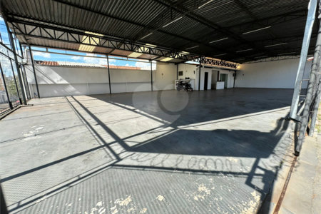 Galpão comercial no Centro para venda ou locação