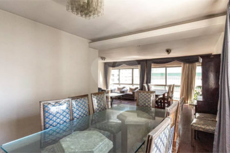 Este elegante apartamento em Higienópolis oferece 224m² de área muito bem distribuída, perfeito para quem valoriza conforto