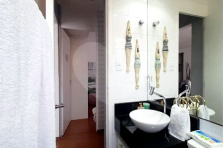 Apartamento com 2 quartos e 1 banheiro