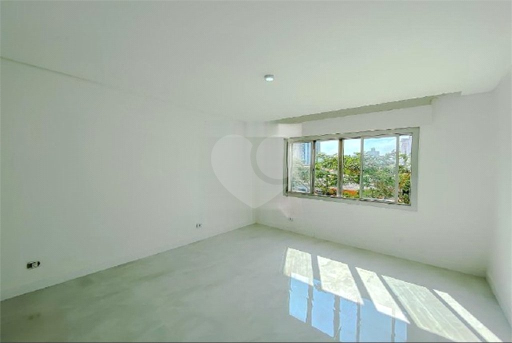 Apartamento com 260m² à venda na Av. Paes de Barros - Recém reformado 100% - Impecável.
