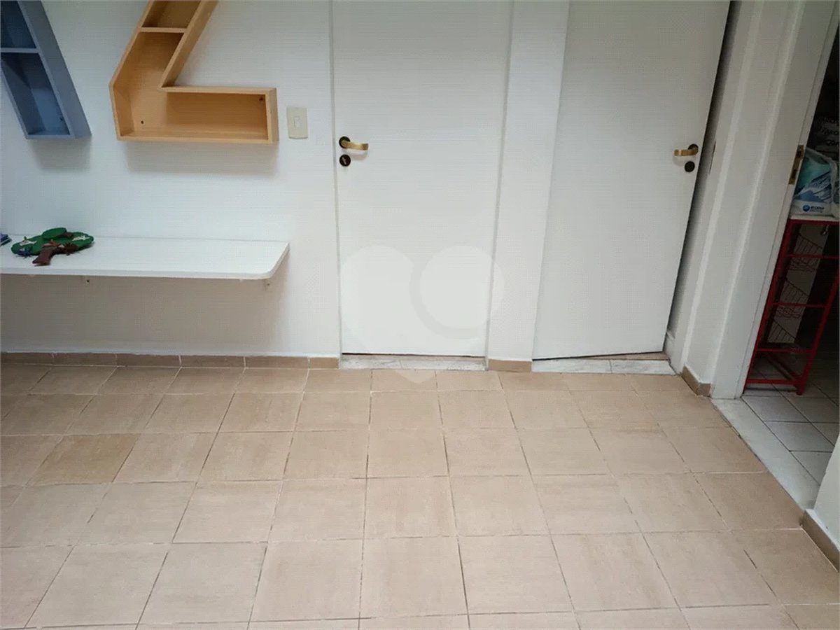 Casa comercial com 7 salas, 2 vagas no Paraiso