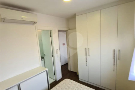 Condominio Clube apto 02 dormitórios(reversível para 03, sendo 01 suíte com 1 vaga.