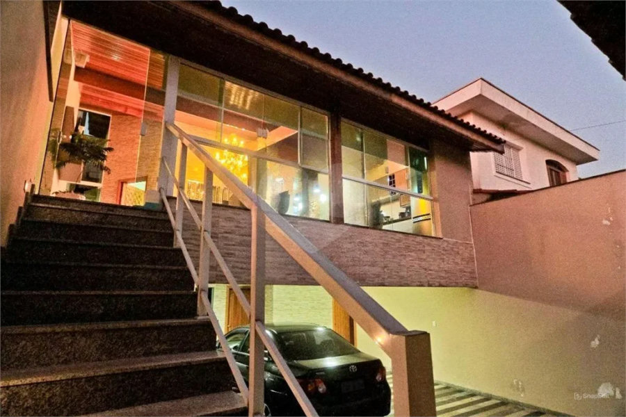 Sobrado 3 dormito´rios sendo 3 sui´tes, uma master com hidromassagem