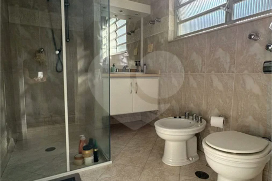 Apartamento Amplo e Mobiliado, 3 Dormitórios, 2 Vagas, Próximo à Paulista