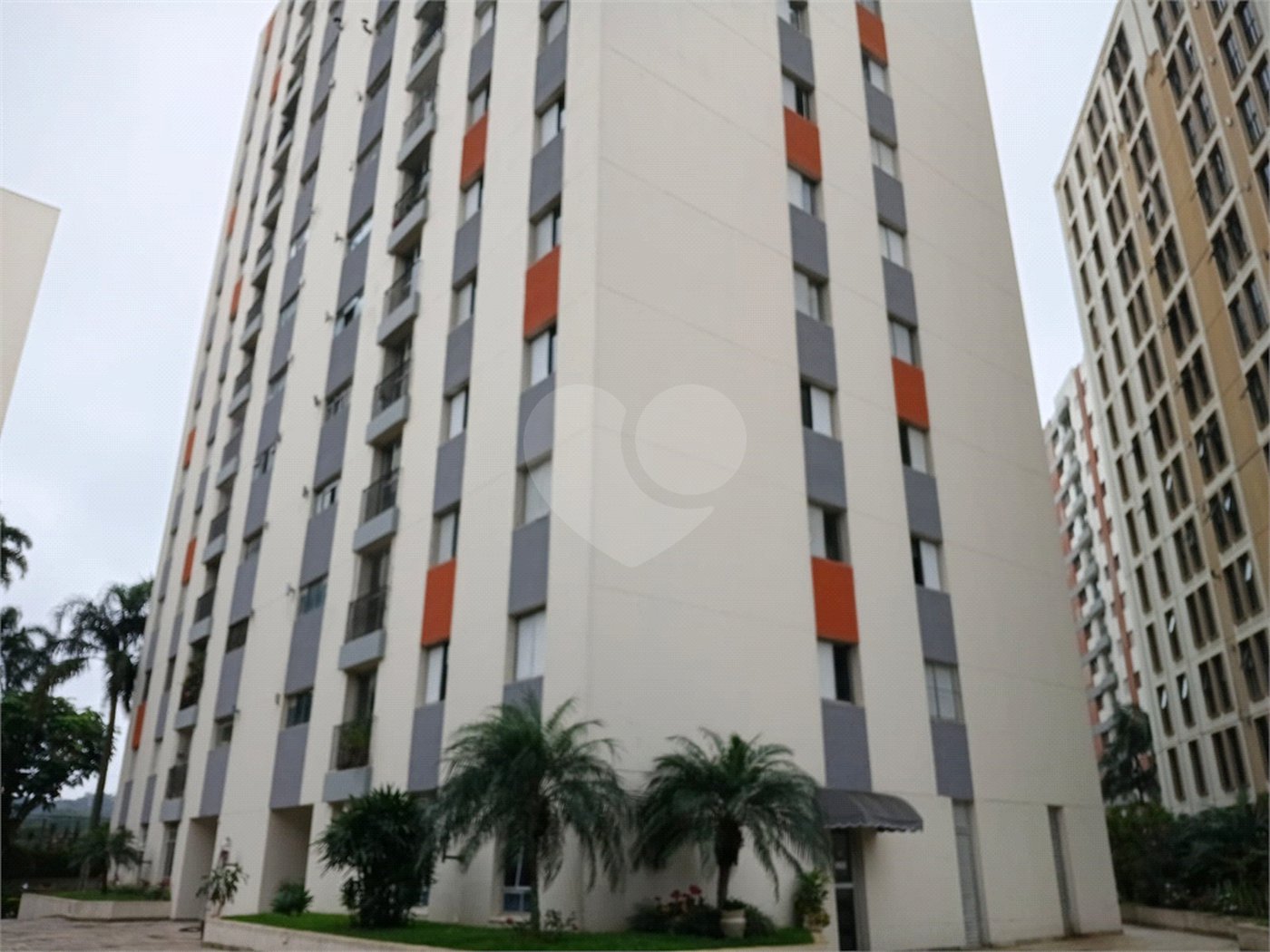 Apartamento à venda com 3 quartos, sendo 1 suíte,  em Jardim Marajoara, São Paulo, SP