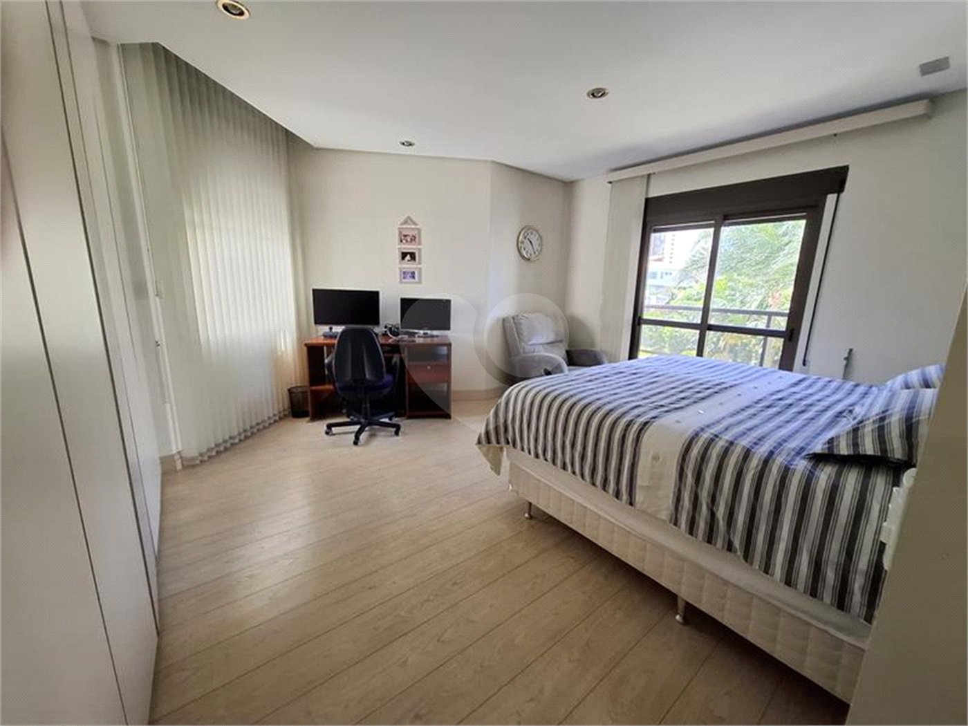 Apartamento, a venda, com 300m² de área privativa, 4 suítes, 4 vagas - Santana / SP