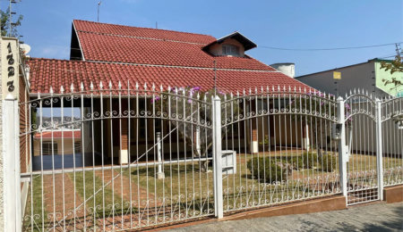 Casa à venda com 4 quartos, sendo 3 suítes,  em Jardim dos Estados, Poços de Caldas, MG