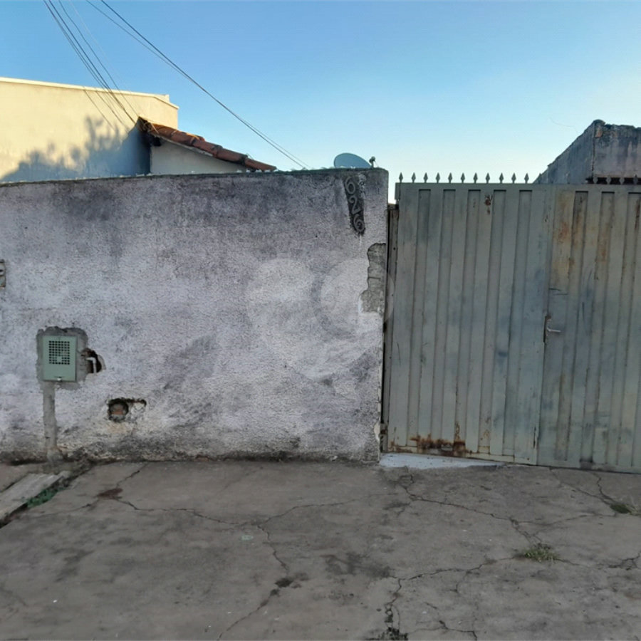 Terreno com casa para reforma Oportunidade no Jardim Beatriz — São Carlos/SP