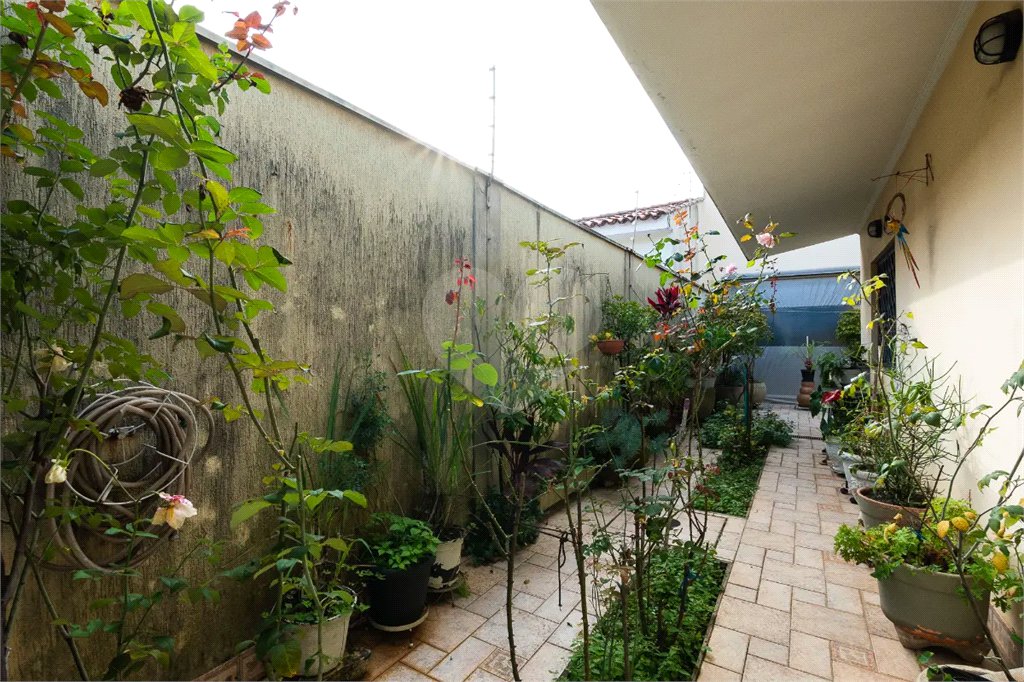 Casa a venda no Planalto Paulista, 2 suítes, 4 vagas, 230 m², quintal e localização privilegiada