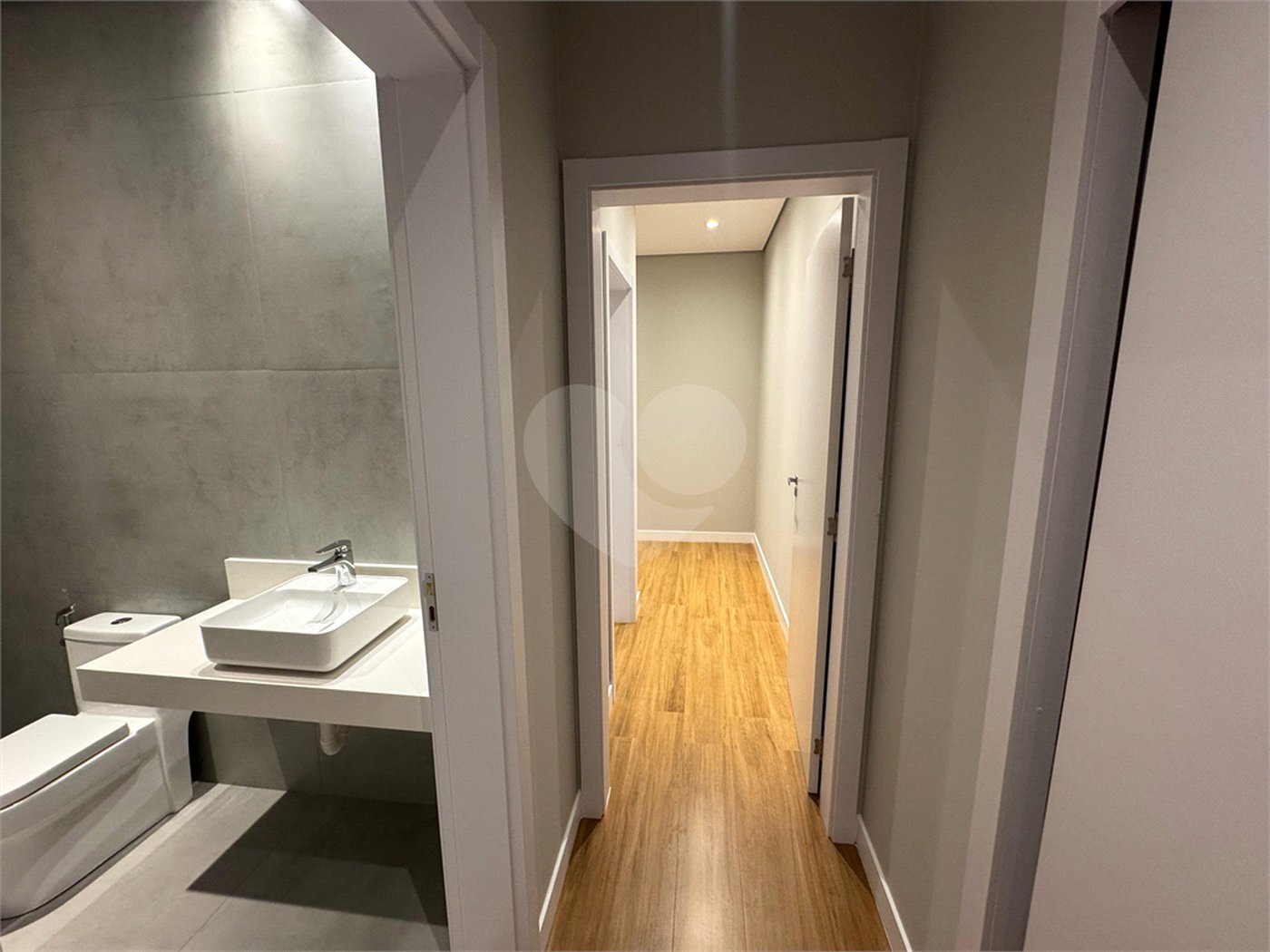 CASA A VENDA COM 3 DORMITÓRIOS, SENDO 1 SUITE NO SESIDENCIAL VILLENEUVE