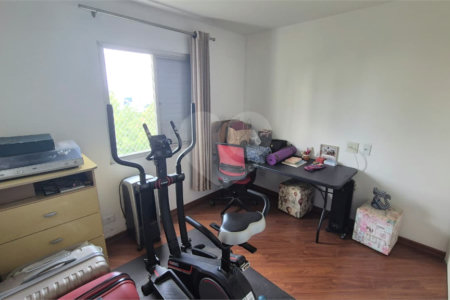Apartamento à venda com 3 quartos, sendo 1 suíte,  em Jardim Marajoara, São Paulo, SP